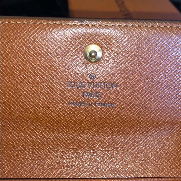 Louis Vuitton Elise Wallet - Picture 2 of 13